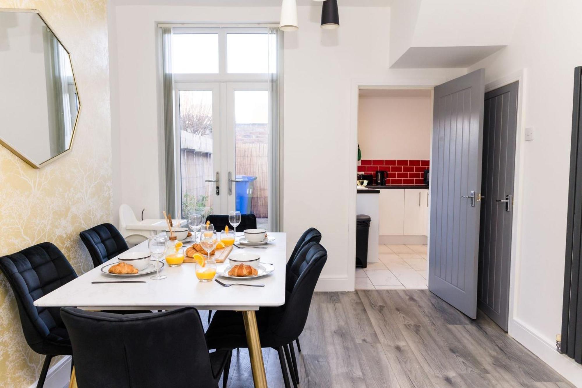 Вилла Muriel Retreat - Central Location - Free Parking, Fast Wifi, Smarttv With Netflix By Yoko Property Редкар Экстерьер фото